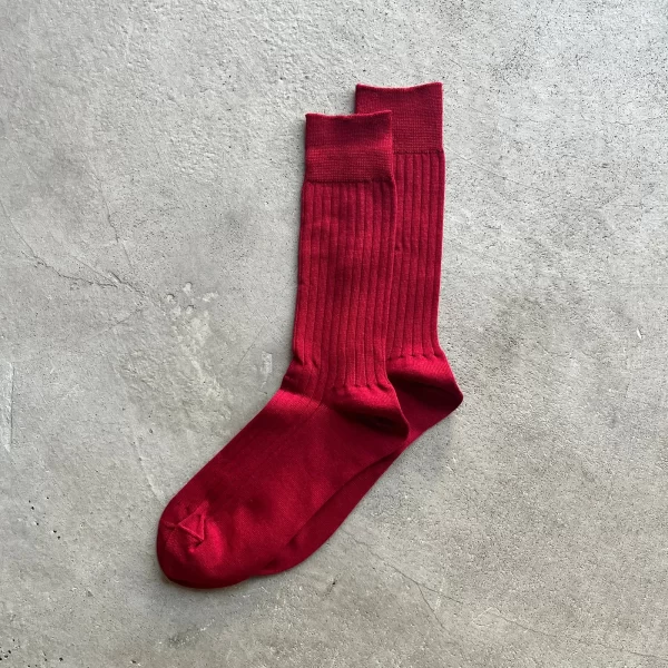 YAHAE ORGANIC COTTON RIBBED SOCKS: ROSE RED